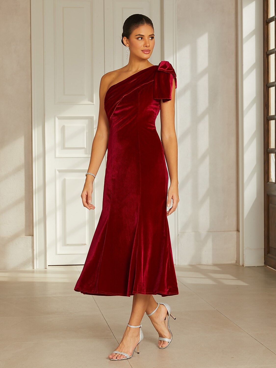 Burgundy One-Shoulder Velvet Dress