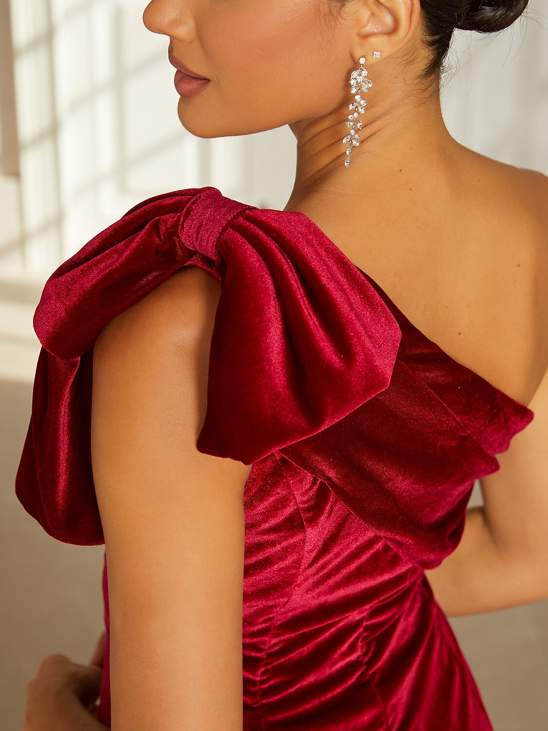 Burgundy One-Shoulder Velvet Dress